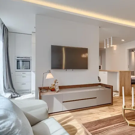 Prezydencki Bulwary Stare No 1 דירה שצ'צ'ין